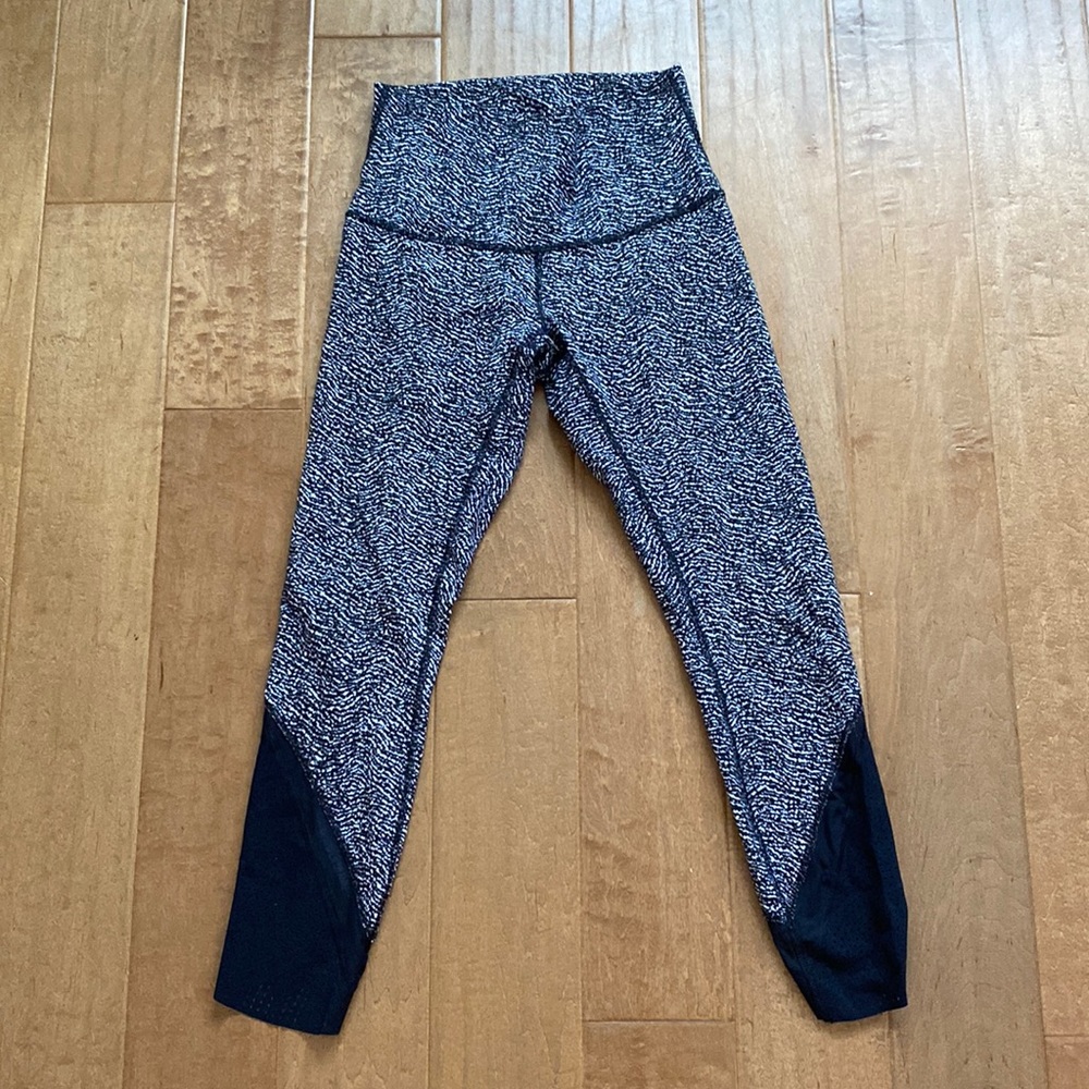 Lululemon Winter Warm leggings. Sz 6.